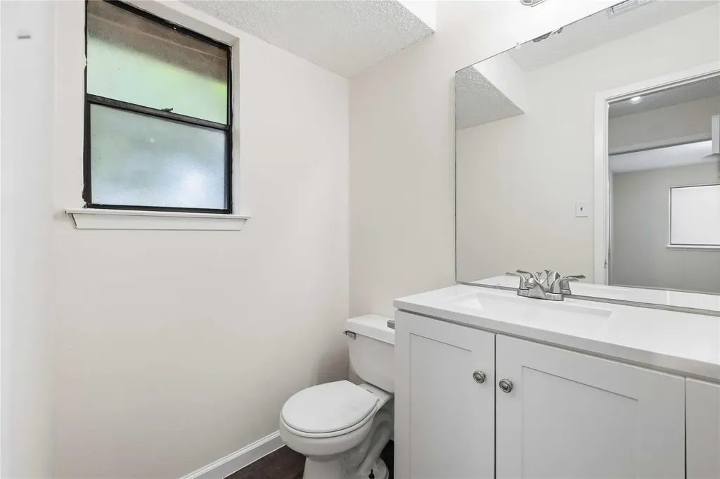 1105 Ash Cove Austin TX 78753