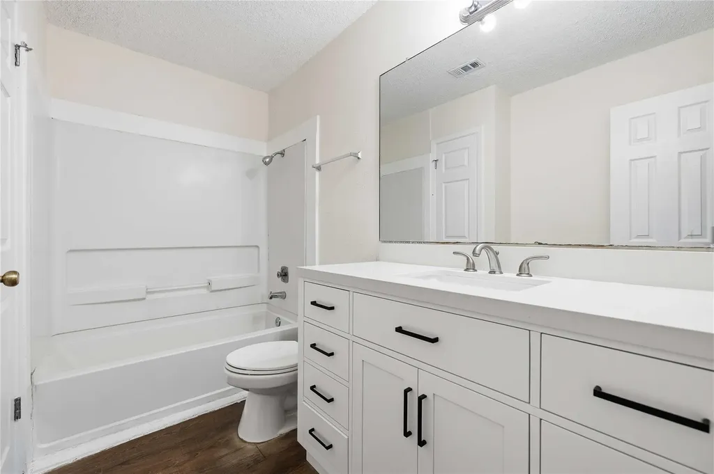 1105 Ash Cove Austin TX 78753