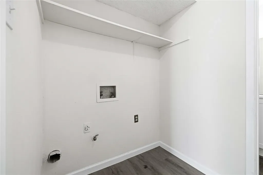 1105 Ash Cove Austin TX 78753
