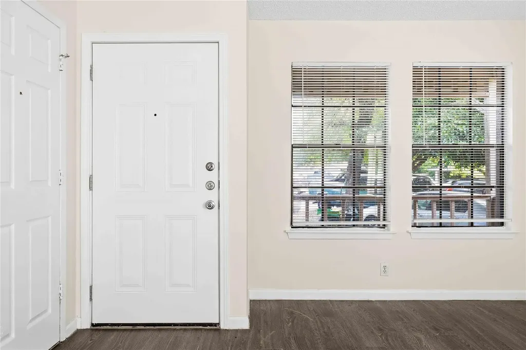1105 Ash Cove Austin TX 78753