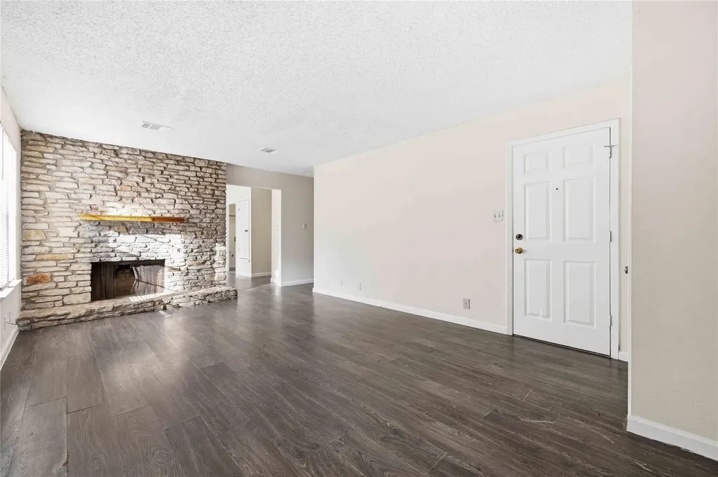 1105 Ash Cove Austin TX 78753