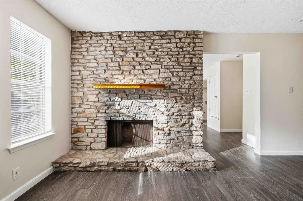 1105 Ash Cove Austin TX 78753