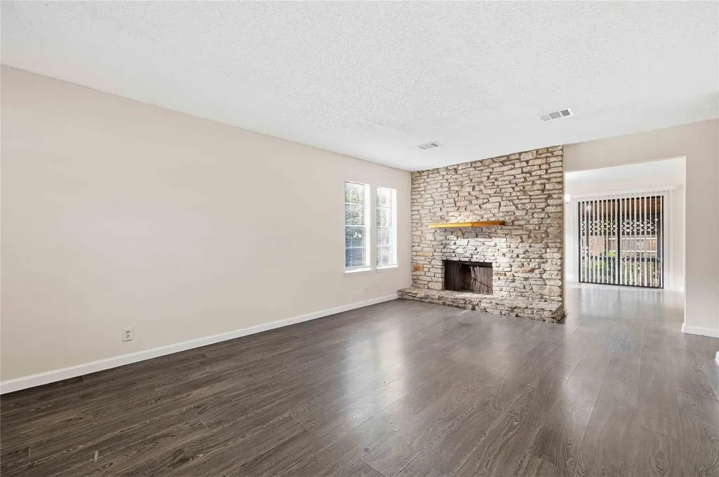 1105 Ash Cove Austin TX 78753