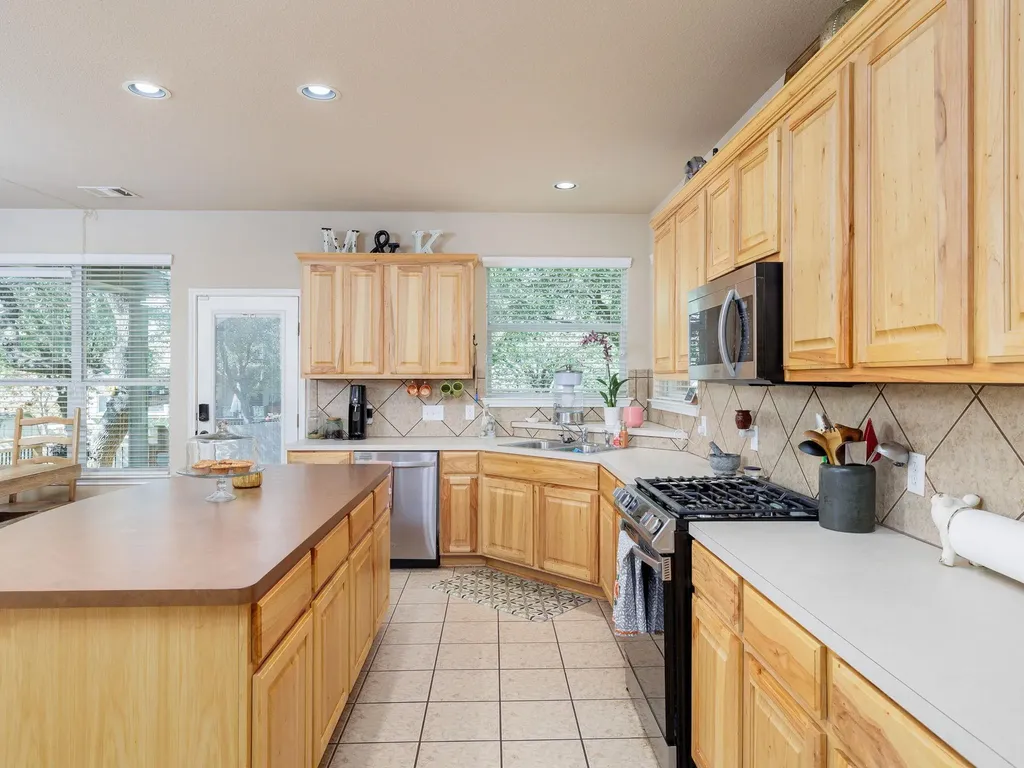 2407 Silver Spur Lane Leander TX 78641