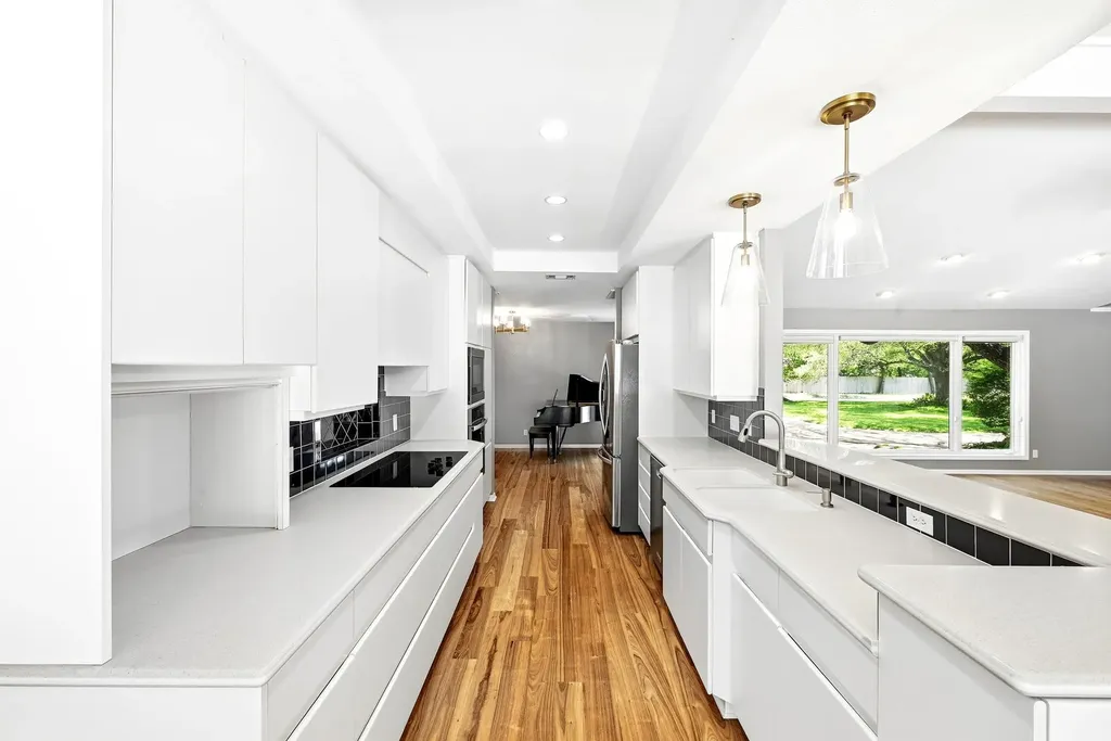8608 Crest Ridge Circle Austin TX 78750