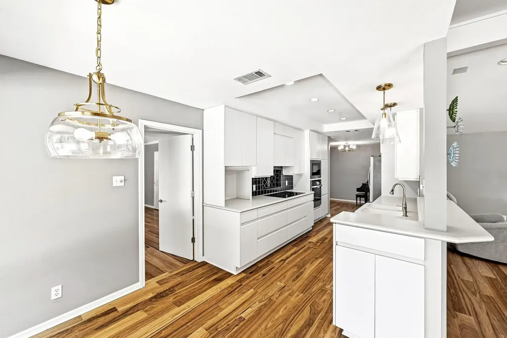 8608 Crest Ridge Circle Austin TX 78750