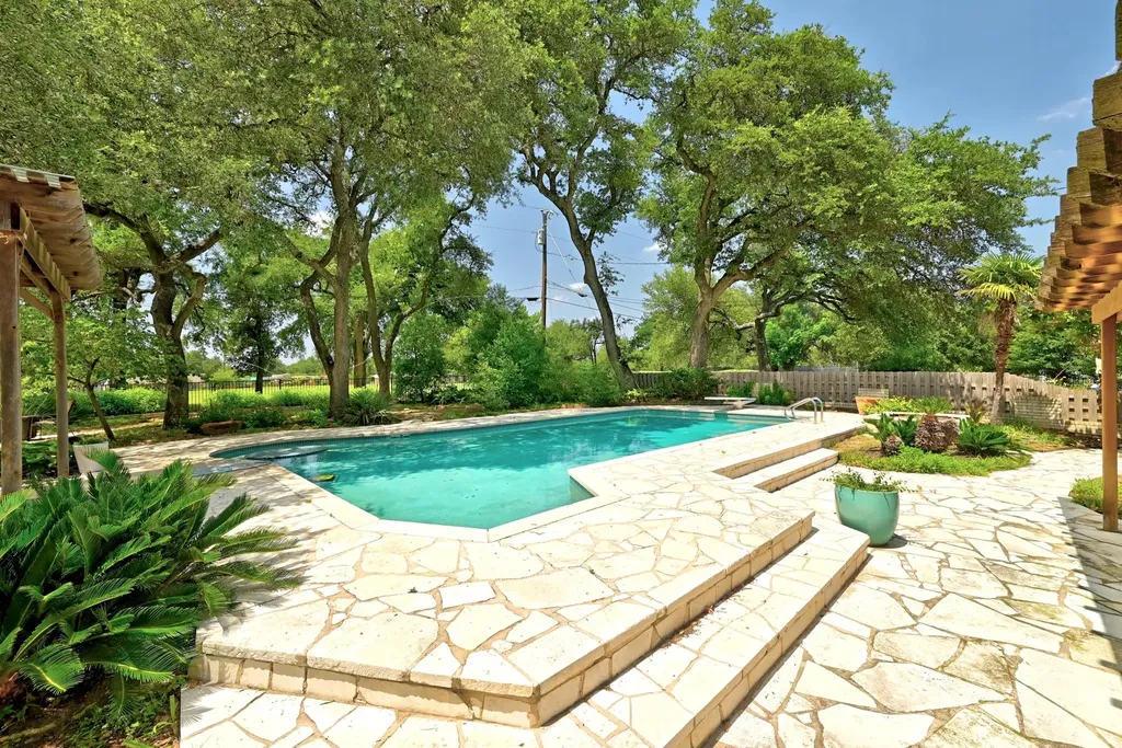 8608 Crest Ridge Circle Austin TX 78750