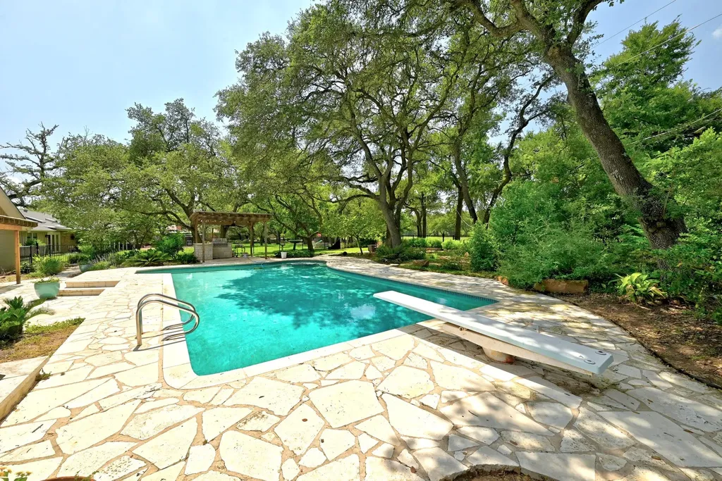 8608 Crest Ridge Circle Austin TX 78750