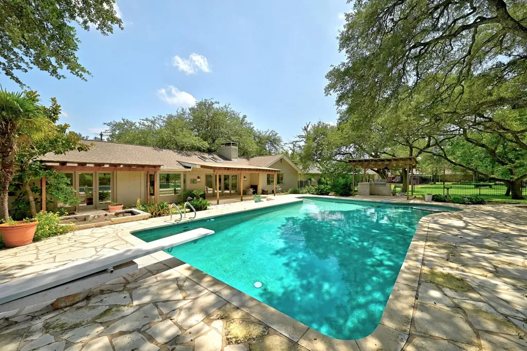 8608 Crest Ridge Circle Austin TX 78750