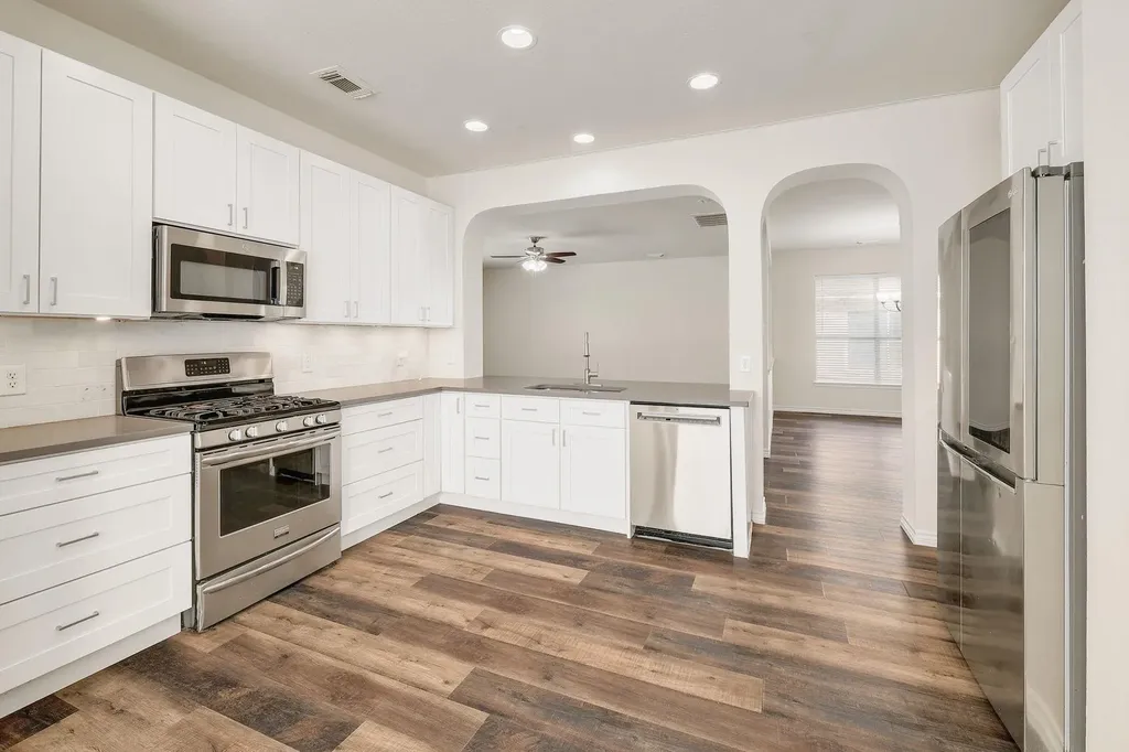 2307 Hayfield Square Pflugerville TX 78660
