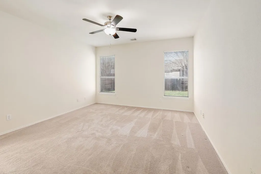 2307 Hayfield Square Pflugerville TX 78660