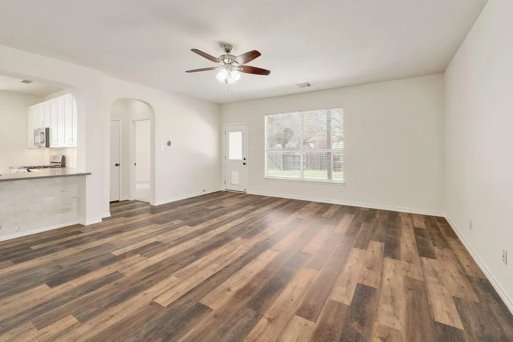 2307 Hayfield Square Pflugerville TX 78660