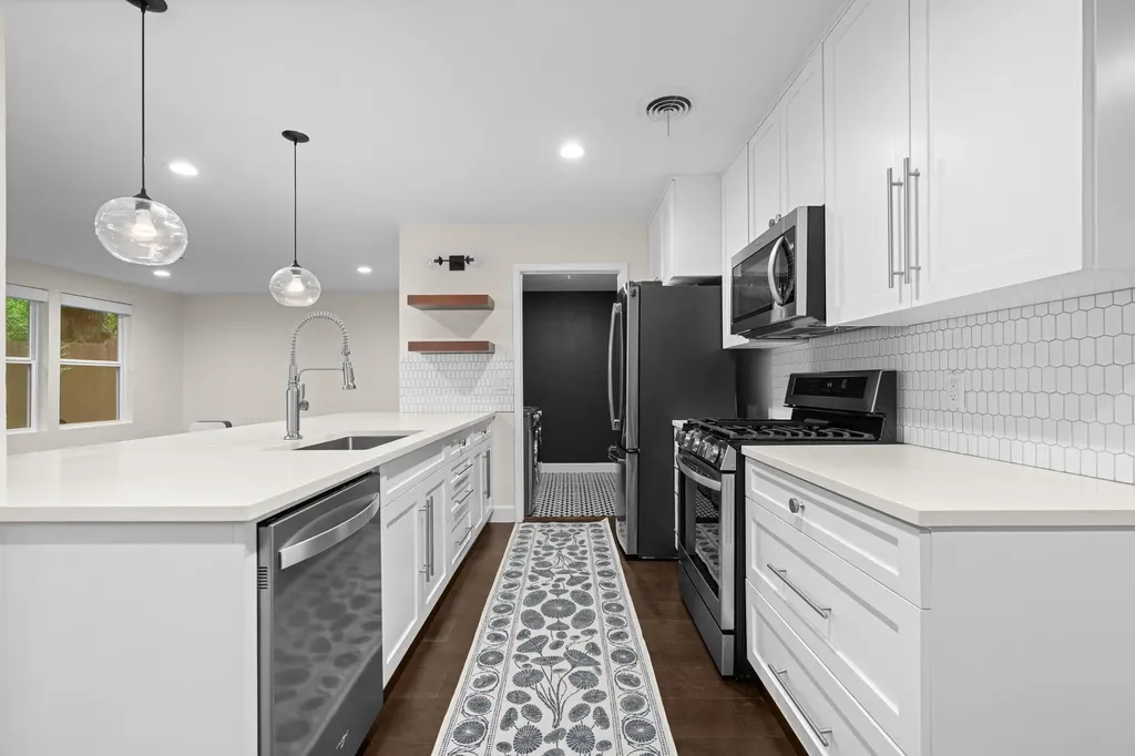 823 Walnut Creek Drive Austin TX 78753