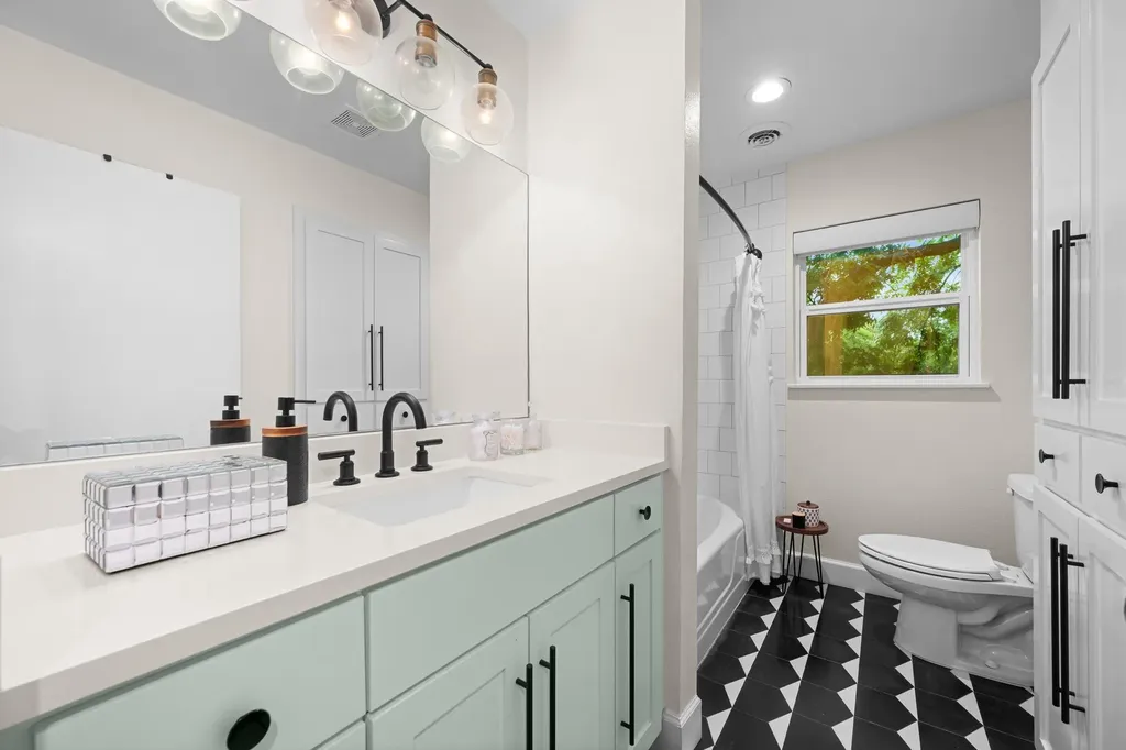 823 Walnut Creek Drive Austin TX 78753