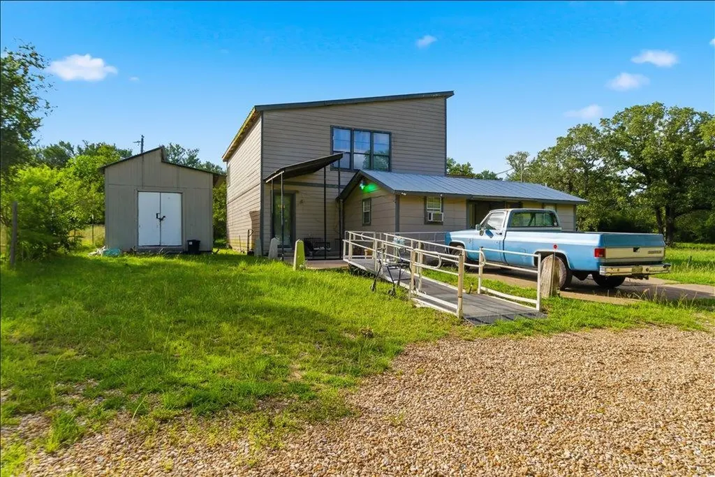 211 Webberwood Way Elgin TX 78621