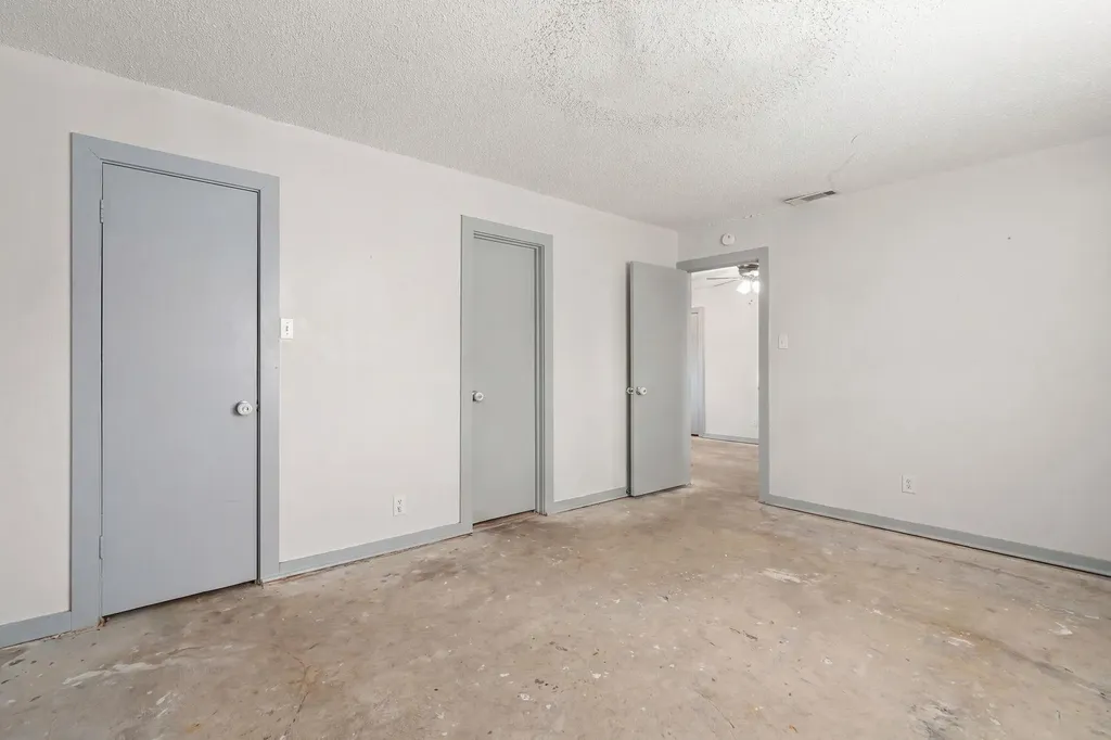 2406 Bucks Run Austin TX 78744