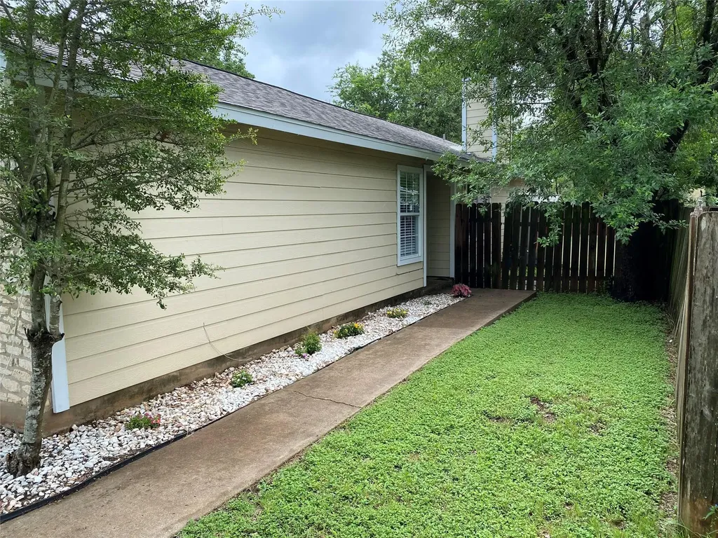 9511 Curlew Drive Austin TX 78748