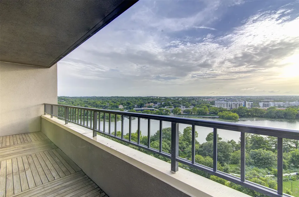 40 N Interstate 35 Highway Austin TX 78701