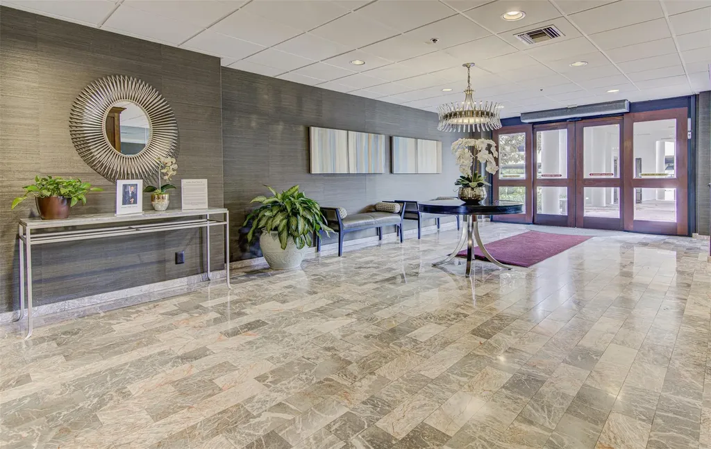40 N Interstate 35 Highway Austin TX 78701