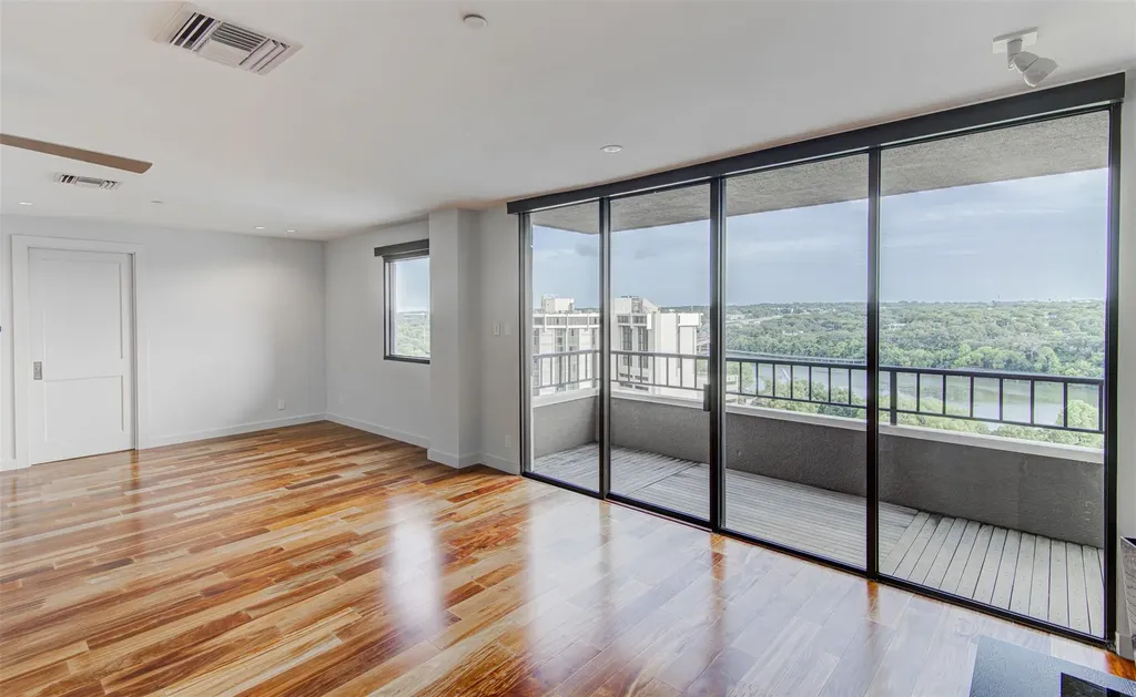 40 N Interstate 35 Highway Austin TX 78701