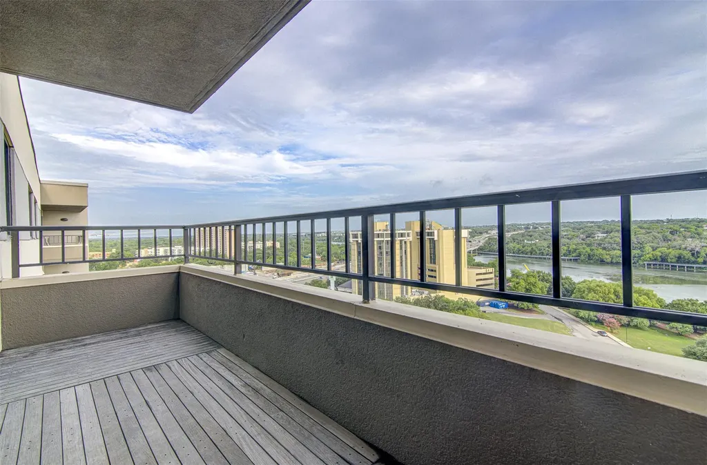 40 N Interstate 35 Highway Austin TX 78701