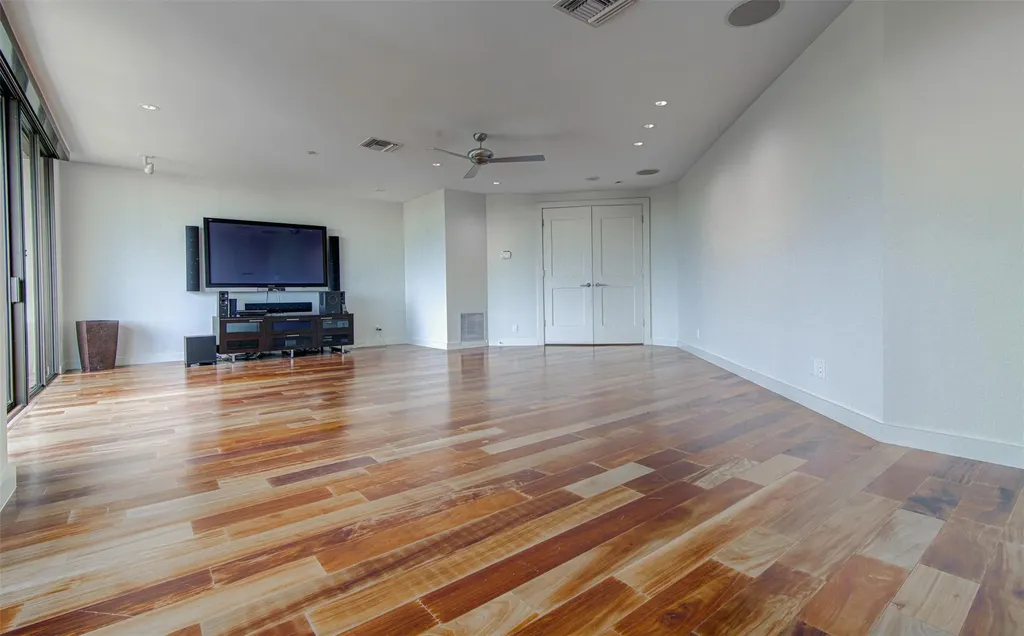 40 N Interstate 35 Highway Austin TX 78701