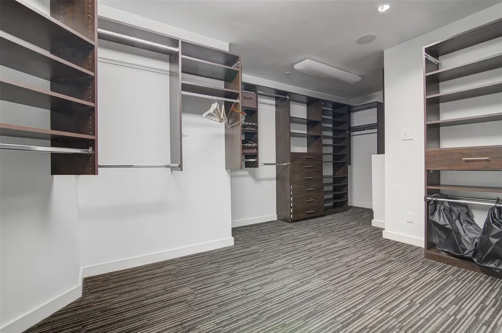 40 N Interstate 35 Highway Austin TX 78701