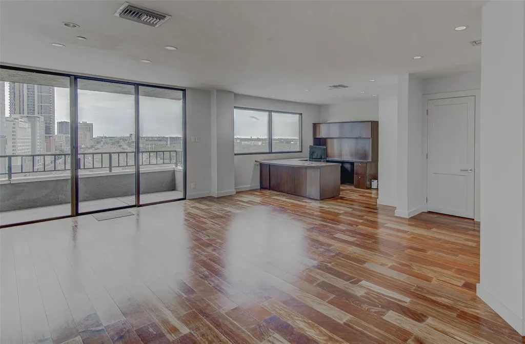 40 N Interstate 35 Highway Austin TX 78701