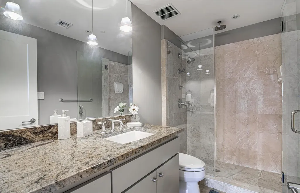 40 N Interstate 35 Highway Austin TX 78701