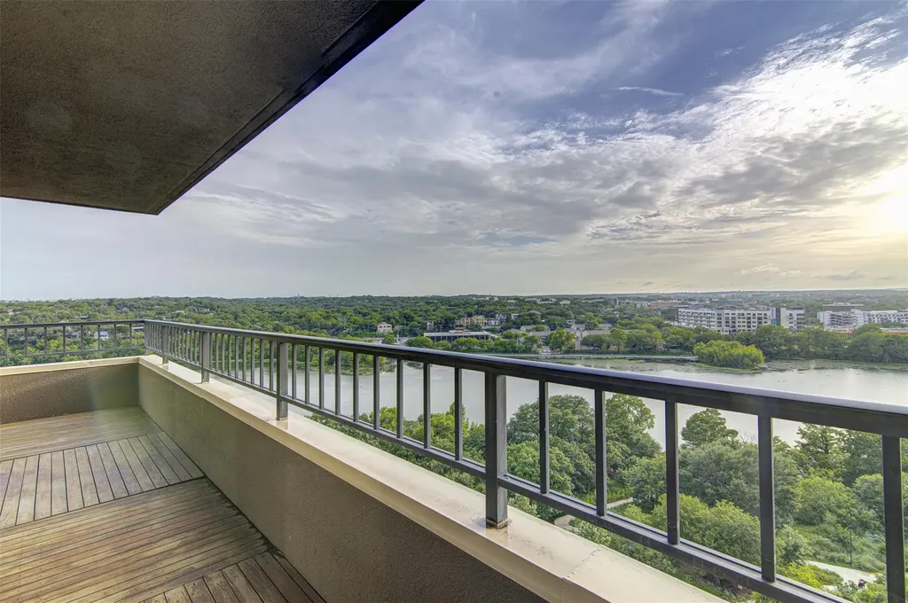 40 N Interstate 35 Highway Austin TX 78701