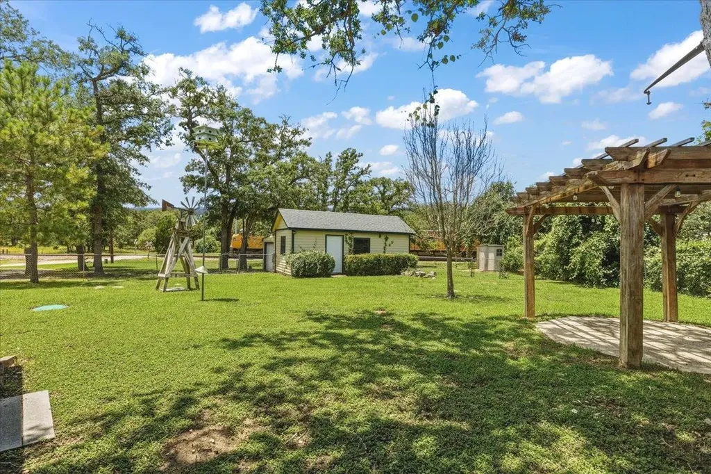 250 Hickory Drive Elgin TX 78621