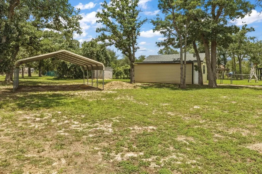 250 Hickory Drive Elgin TX 78621