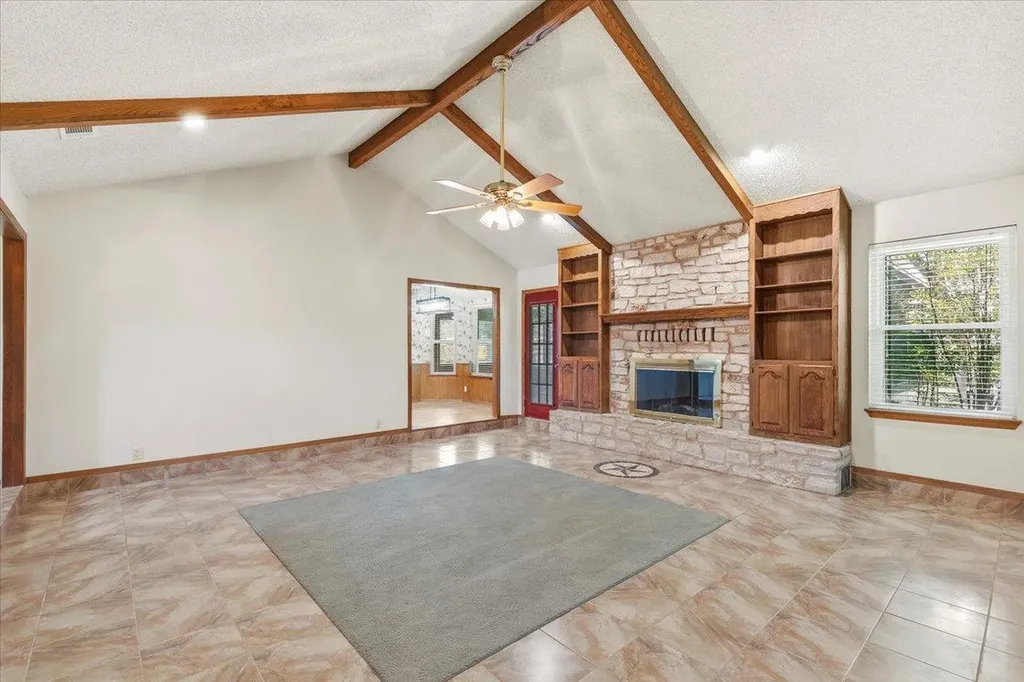 250 Hickory Drive Elgin TX 78621