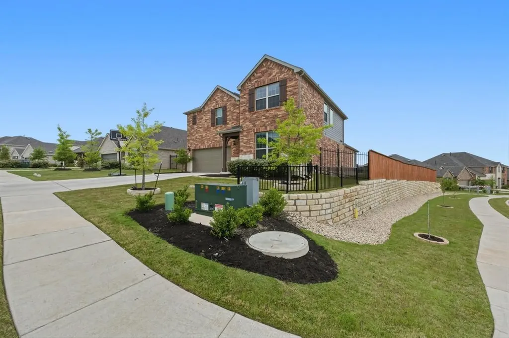 6700 Cliff Rose Drive Spicewood TX 78669