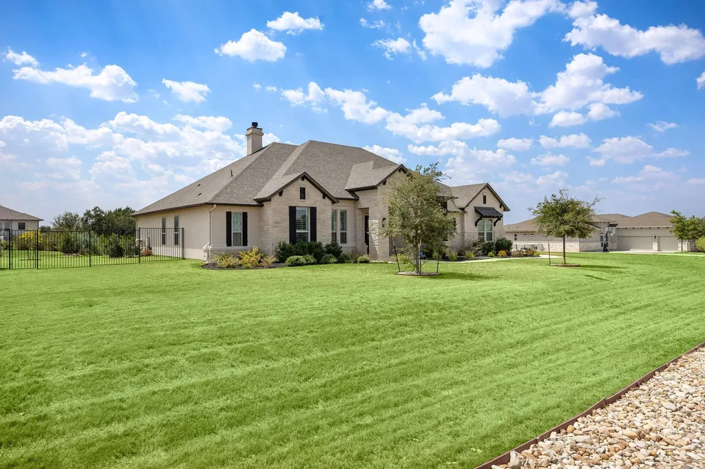 109 Houston Loop Liberty Hill TX 78642
