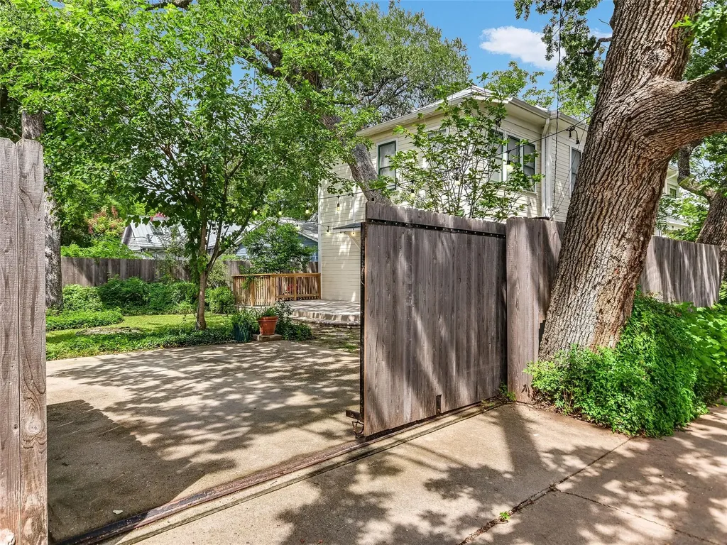 200 W 40th Street Austin TX 78751