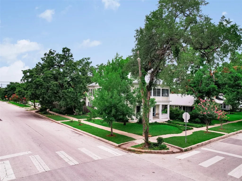 200 W 40th Street Austin TX 78751