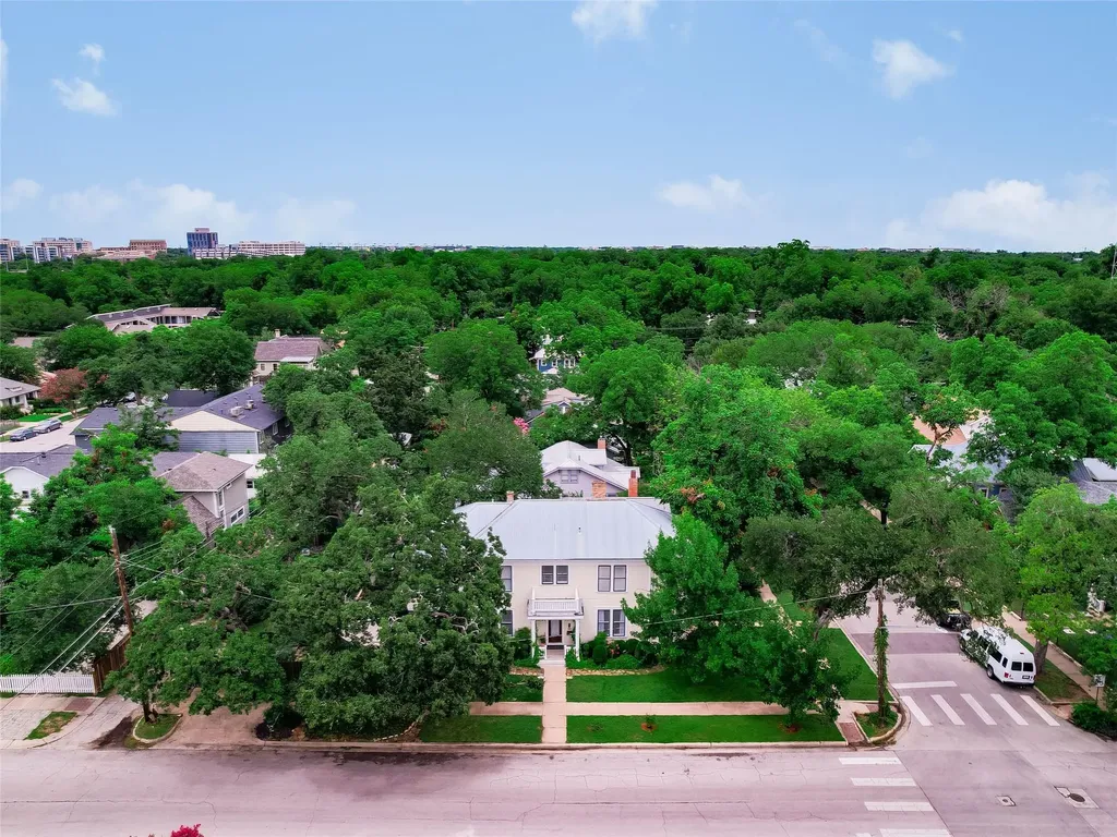 200 W 40th Street Austin TX 78751