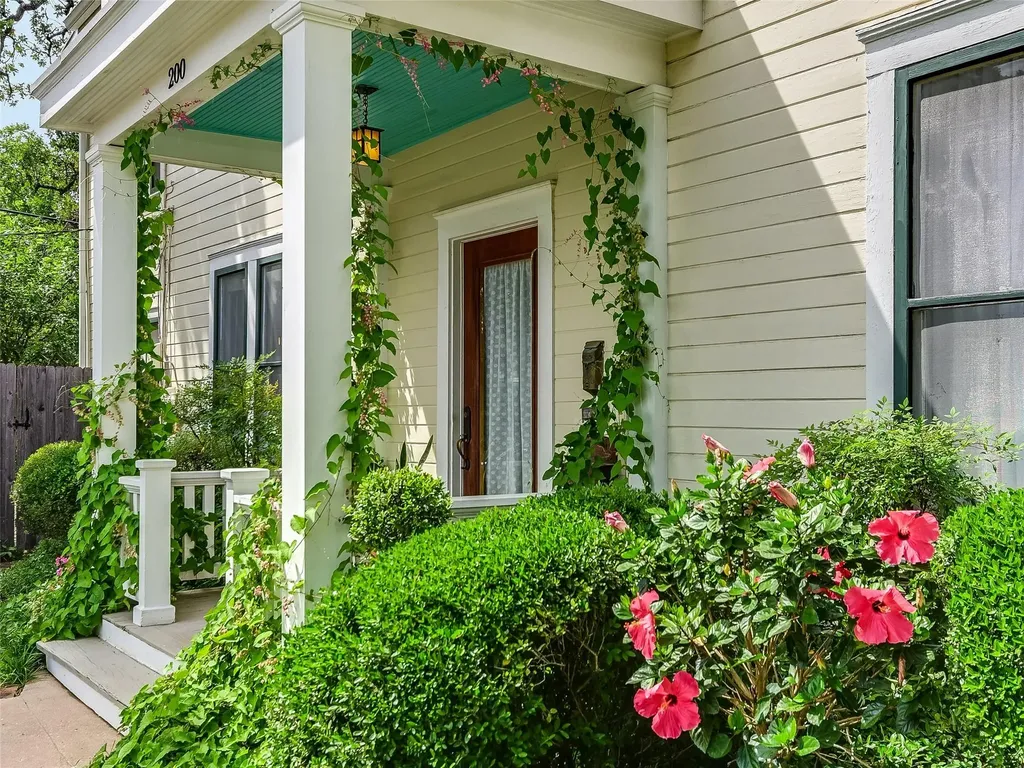 200 W 40th Street Austin TX 78751
