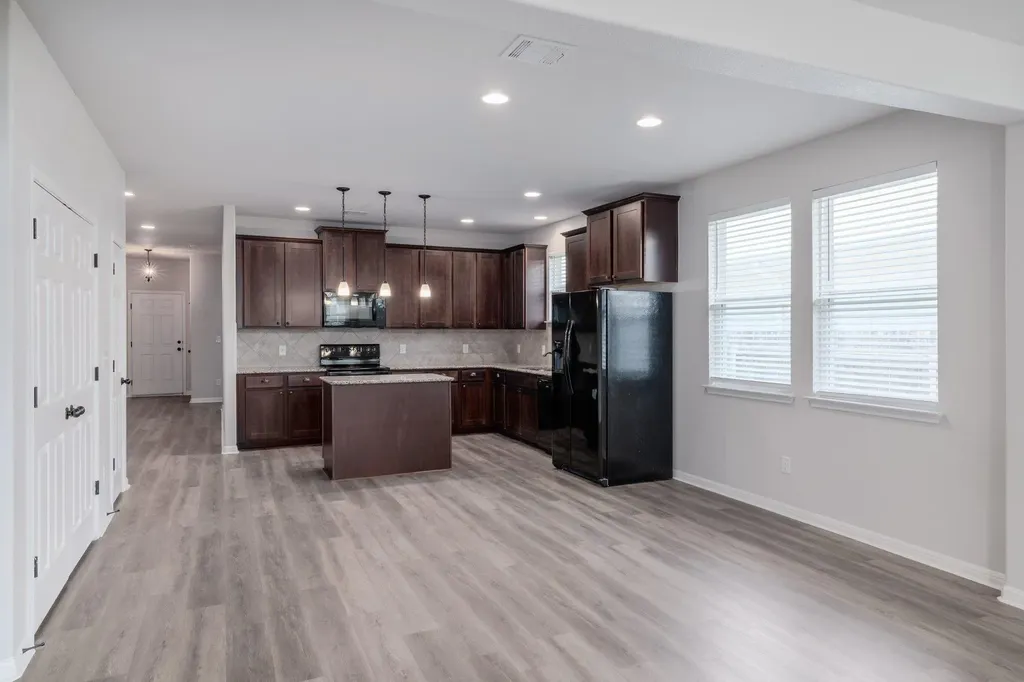 320 E Broade Street Leander TX 78641