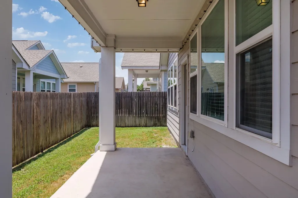 320 E Broade Street Leander TX 78641