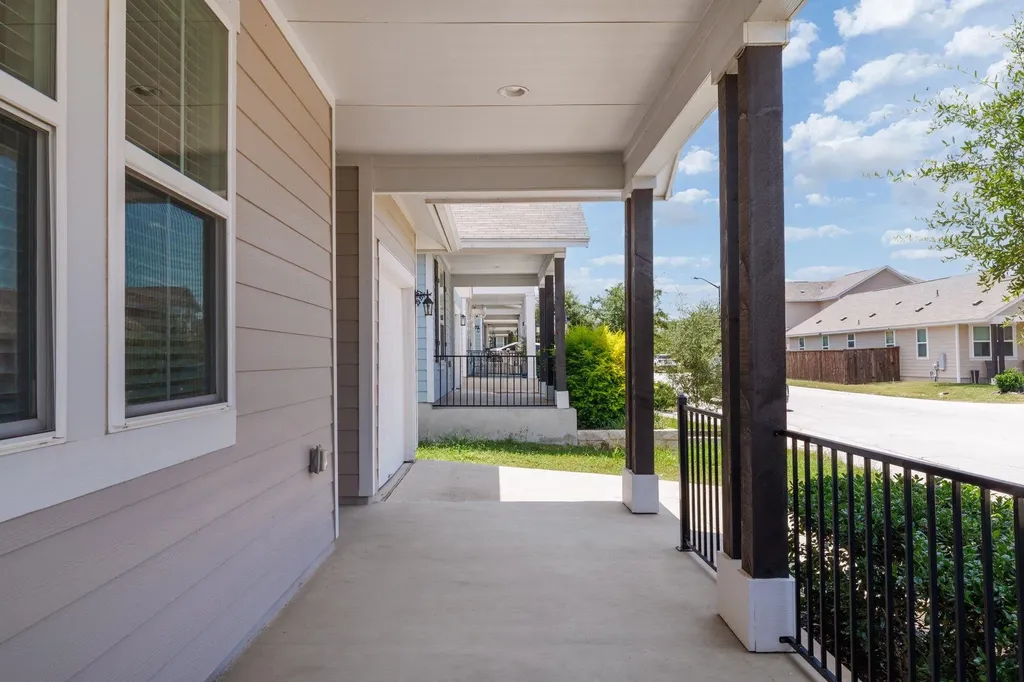 320 E Broade Street Leander TX 78641