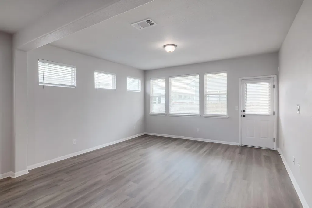 320 E Broade Street Leander TX 78641