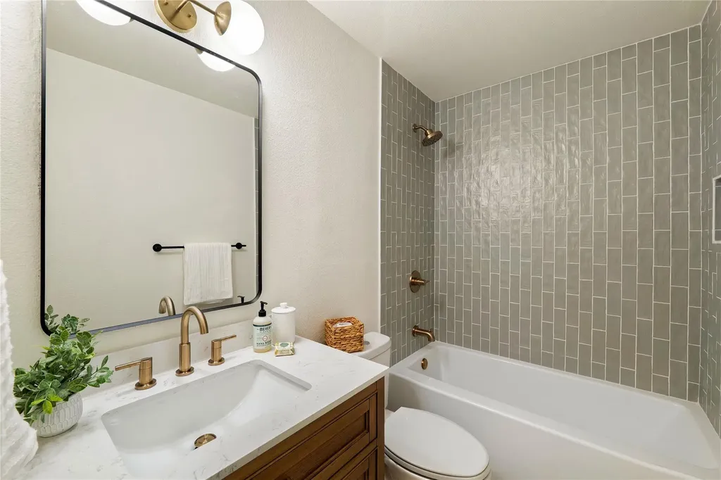 3810 Leafield Drive Austin TX 78749