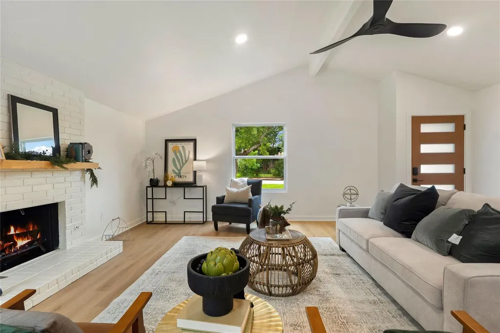 3810 Leafield Drive Austin TX 78749