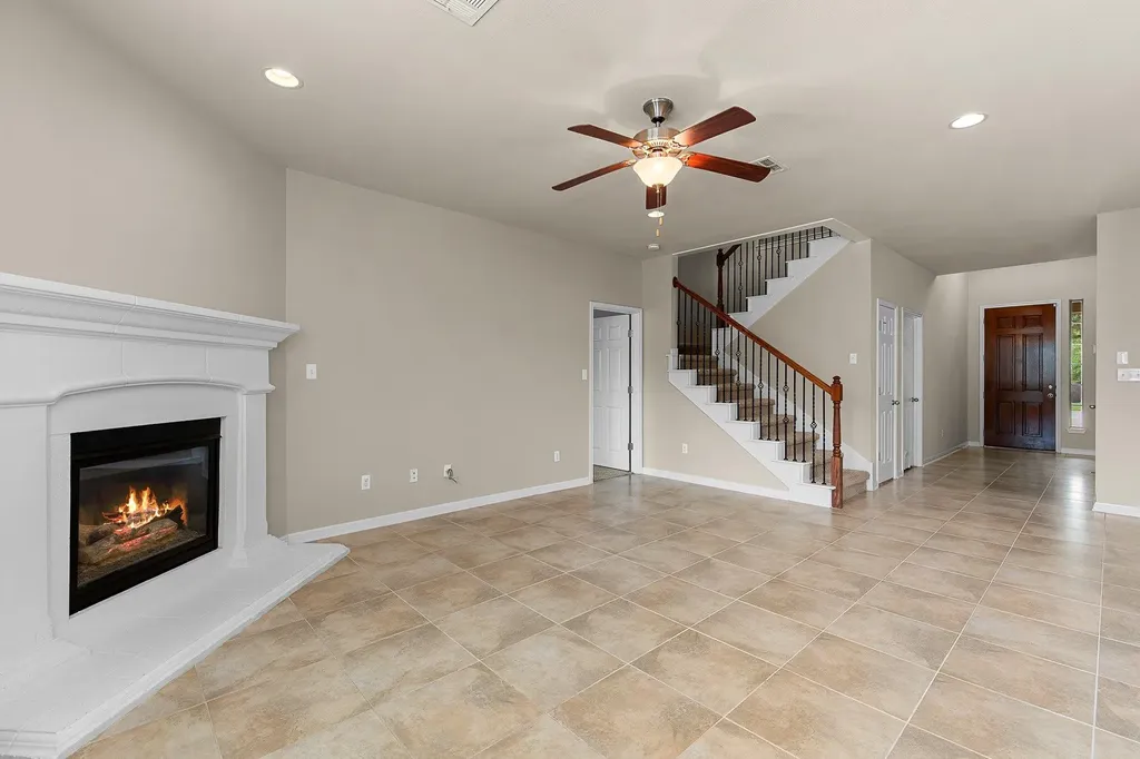2813 Granite Hill Cove Leander TX 78641