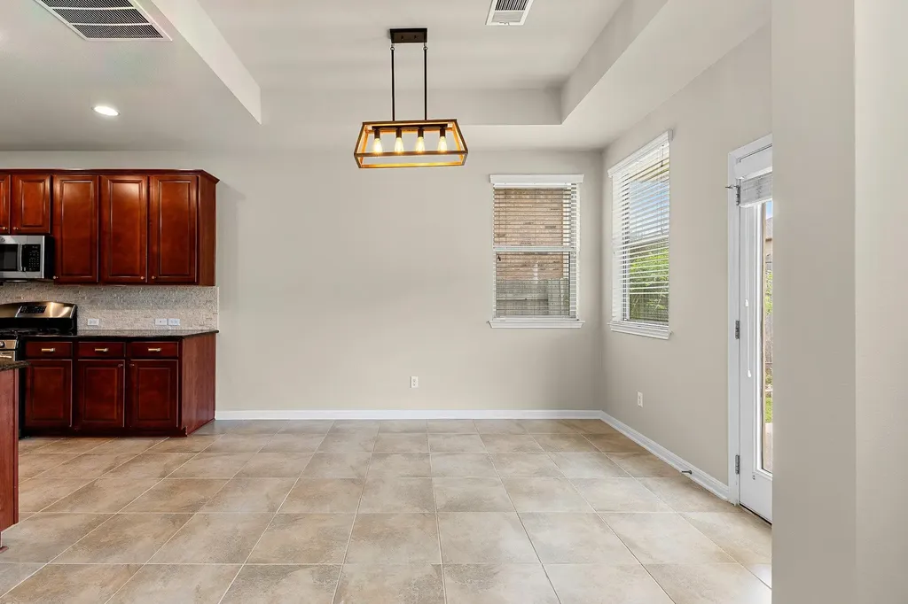 2813 Granite Hill Cove Leander TX 78641