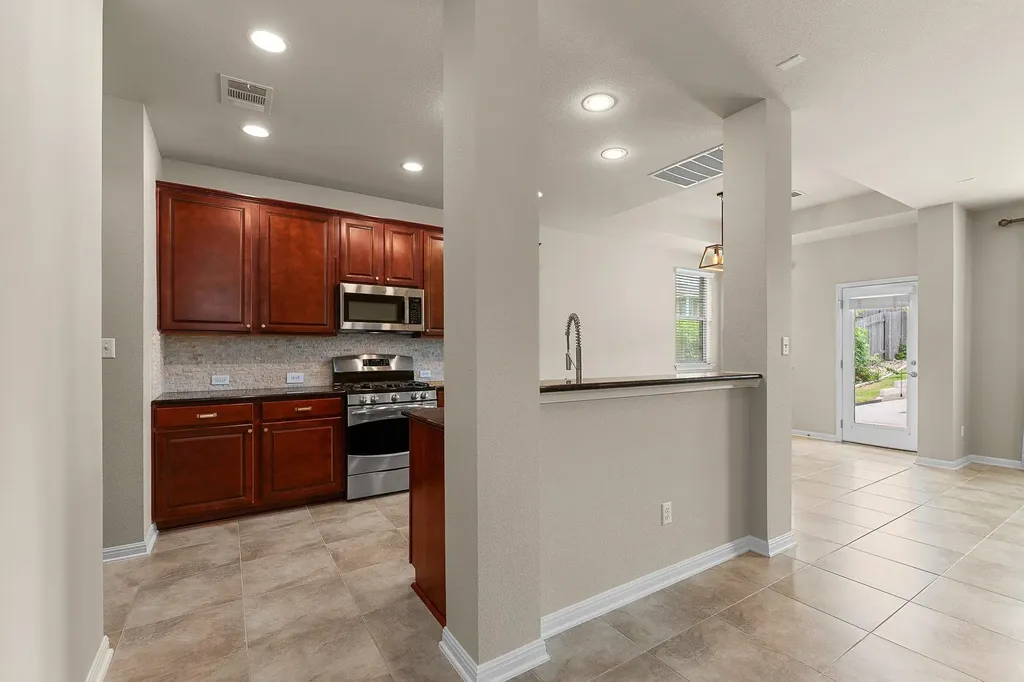2813 Granite Hill Cove Leander TX 78641