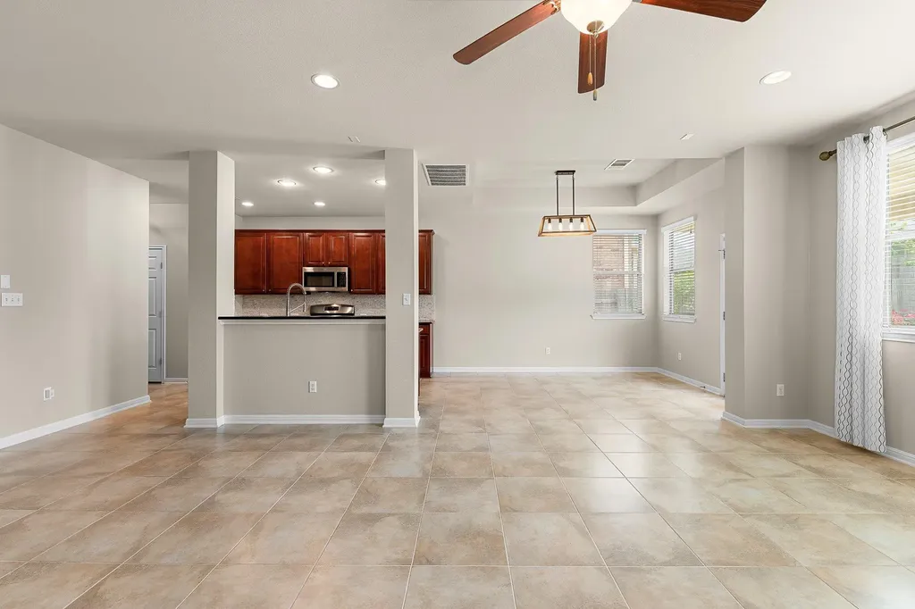 2813 Granite Hill Cove Leander TX 78641