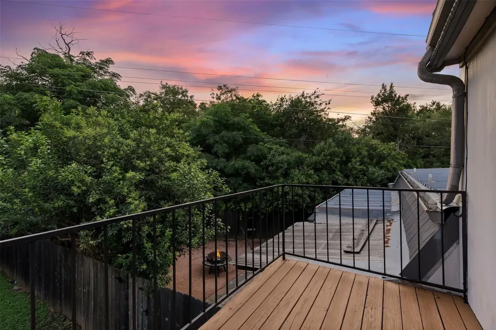 702 Castle Ridge Road Austin TX 78746